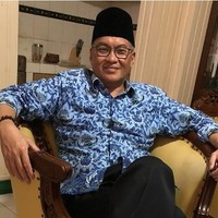 oswar mungkasa related author profile picture