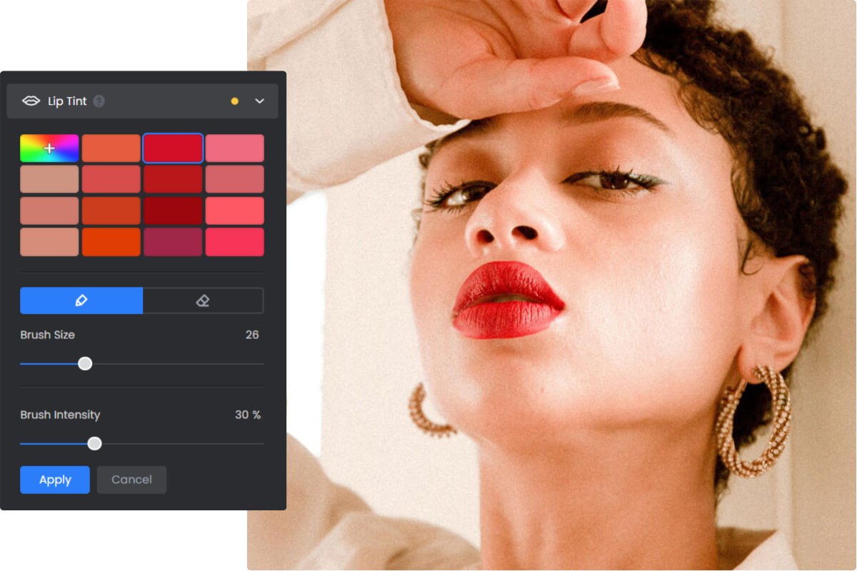 Appliquer du rouge à lèvres à un portrait féminin